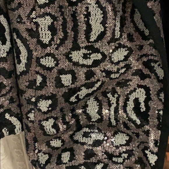 Leopard print jacket! - Picture 4 of 6